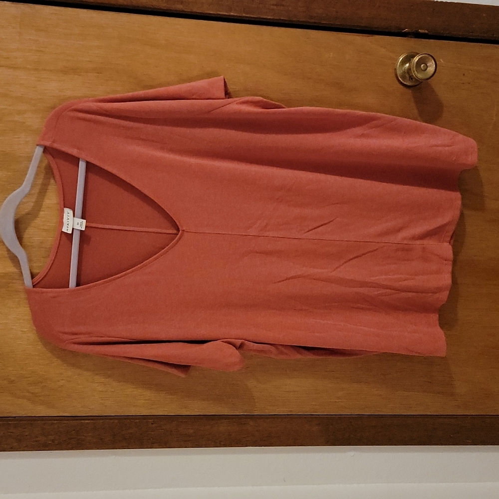 Ava & Viv 3X V-neck Shirt